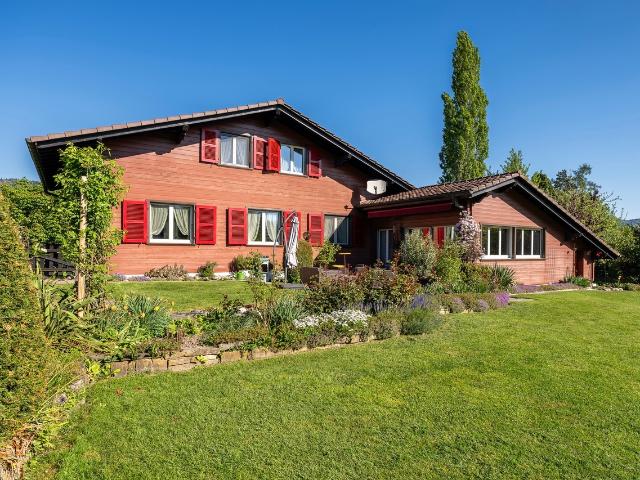 Charmantes 6.5 Zi. Einfamilienhaus mit grosszügigem Raumangebot und gepflegtem Garten