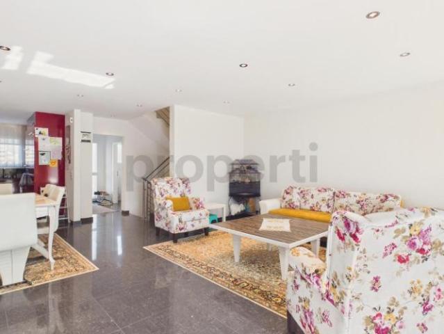 Charmantes 6.5 Zimmer Einfamilienhaus mit Garten in Oftringen