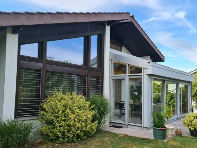 Charmantes 6 Zi EFH mit wunderschönem Wintergarten und einer zusätzlichen 2 Zi Einliegerwohnung