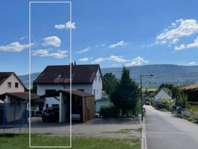 Charmantes 6 Zimmer Doppeleinfamilienhaus in Biel Benken Idyllisches Wohnen mit Weitblick