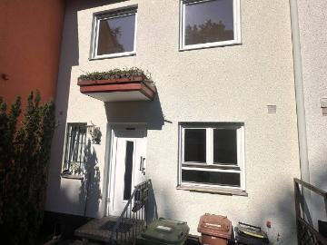 Charmantes 70er Jahre Reihenmittelhaus mit Potenzial und Tiefgaragenstellplatz