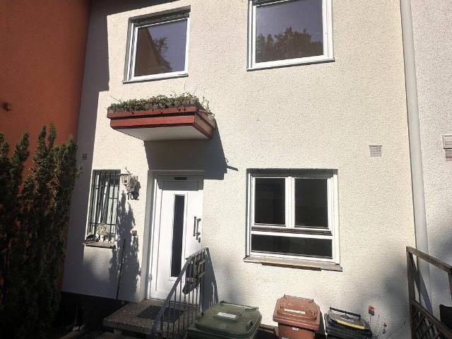 Charmantes 70er Jahre Reihenmittelhaus mit Potenzial und Tiefgaragenstellplatz