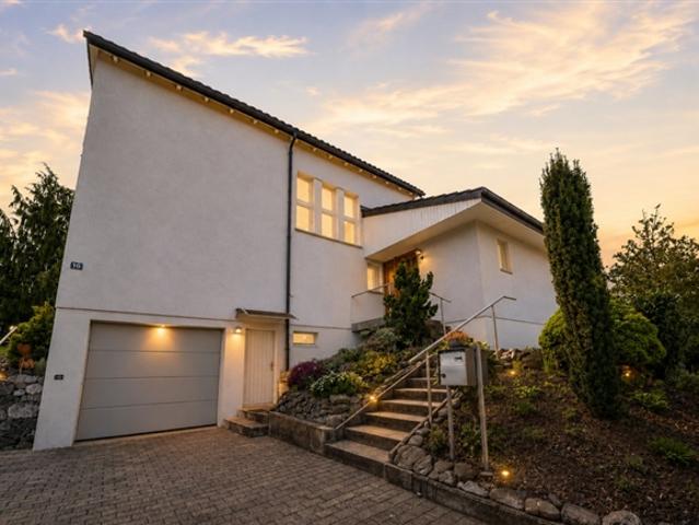 Charmantes 7 Zimmer Einfamilienhaus mit Garten, Terrasse und Einliegerpotenzial in Uzwil