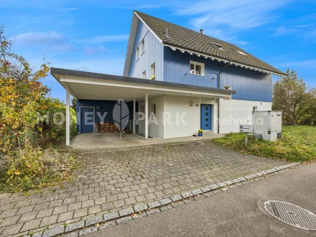Charmantes 8.5 Zimmer Einfamilienhaus mit viel Platz für Familie und Hobby