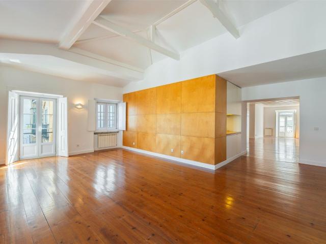 Charme de 196m² no Coração do Príncipe Real 170m² Santo António