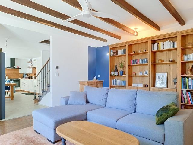 Charme De L’Ancien, Beaux Volumes Et Confort Moderne – 166 M. 167m² Cherveux