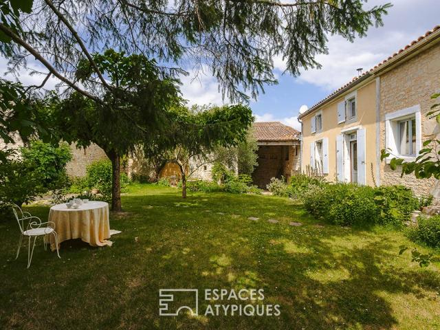 Charme et authenticité dans son écrin de verdure 246m² Mauzé Sur Le Mignon