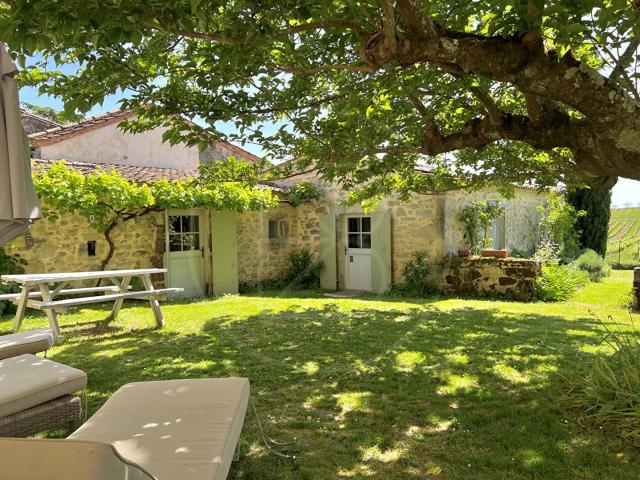 Charme et vue sur les vignes avec dépendances 354m² Sauveterre de Guyenne