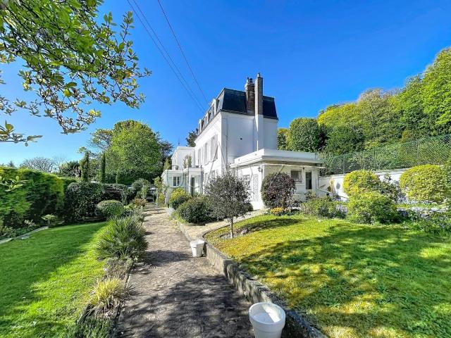 Charme indéniable pour cette maison Mansart