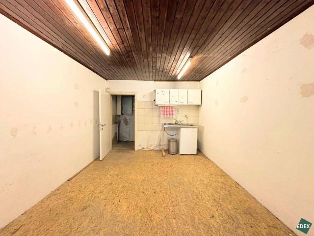 Charme mit Entwicklungspotenzial 1 Zimmer Wohnung in zentraler Lage