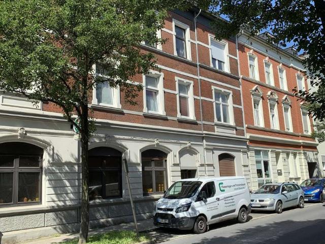 Charme & Platz: Geräumige 2,5 Zimmer Altbauwohnung in zentraler Lage von Witten