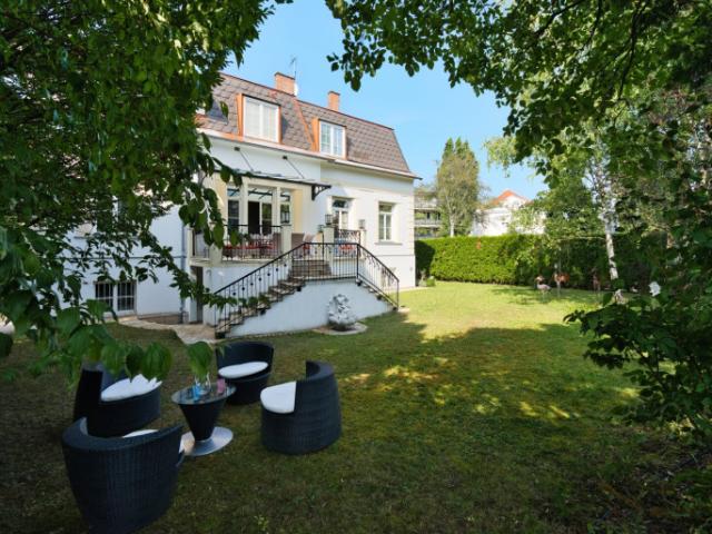 Charme, Raum & Ruhe: Ihr persönliches Stück Altbau Geschichte in Hietzing!