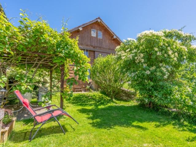 CHARME UND FREUNDLICHKEIT IM HERZEN VON PRAHINS – IDEAL FÜR EINE FAMILIE