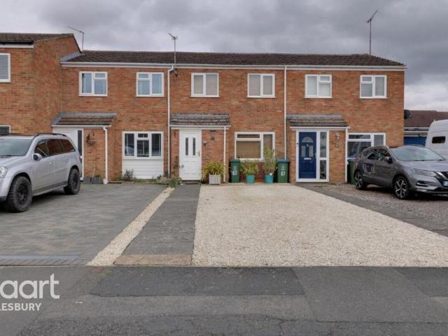Charmfield Road, Aylesbury 3 bed terraced house to rent £1,800 pcm £415 pw