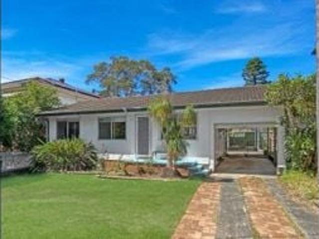 Charmhaven, 10 Awaba Avenue