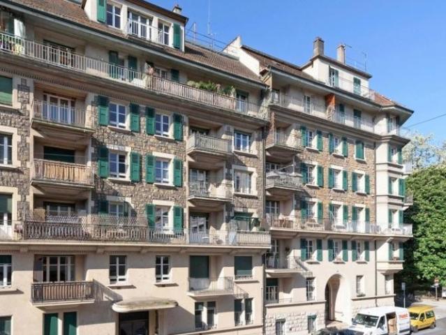 Charmilles Joli appartement avec balcon