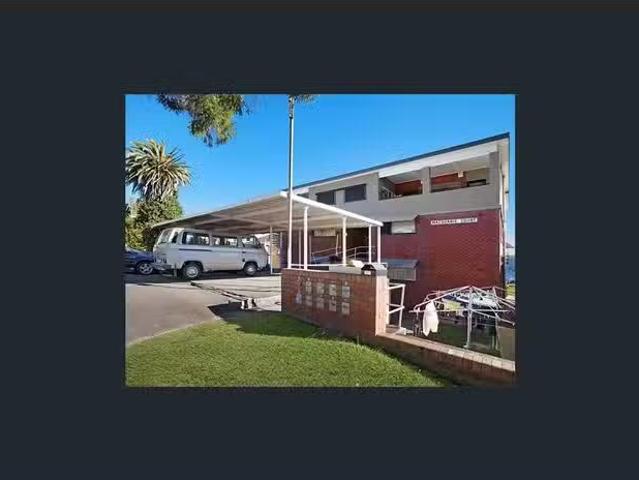 New 4/3 Walter Street, Belmont North Apartment for rent Liste.