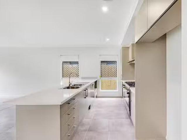 Cozy 43 Hilltop Circuit, Pallara, QLD 4110