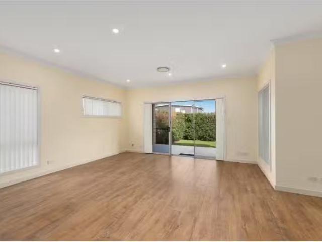 Cheap 43A Alamein Road, Revesby Heights Townhouse for rent Li.