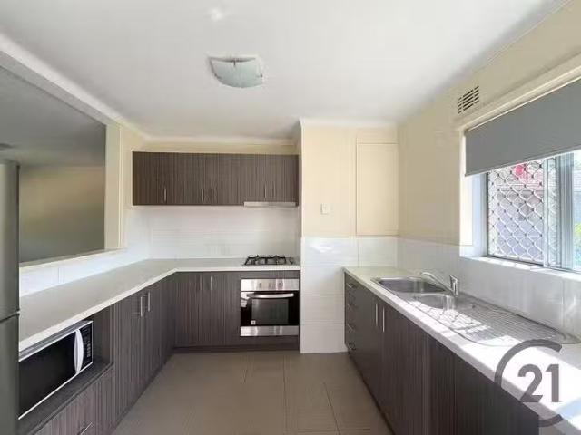 Deal! 40/40 Reynolds Way, Withers, WA 6230