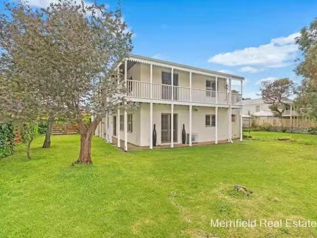 Unique 40 Collie Street, Albany, WA 6330