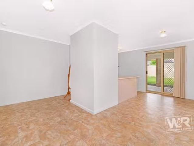 Rental! 40 Lorenzo Way, Orana, WA 6330