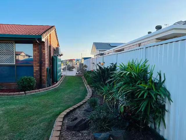 Unique 40 Oxley Drive, Paradise Point, QLD 4216