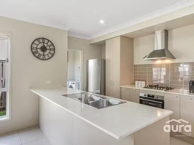 Charming 40 Palmerston Street, North Lakes, QLD 4509