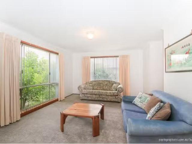 Nice 40 Rowntree Crescent, Isaacs House for rent Listed by Ge.