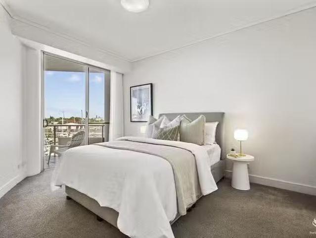 Cozy 412/13 Nicklin Way, Minyama, QLD 4575