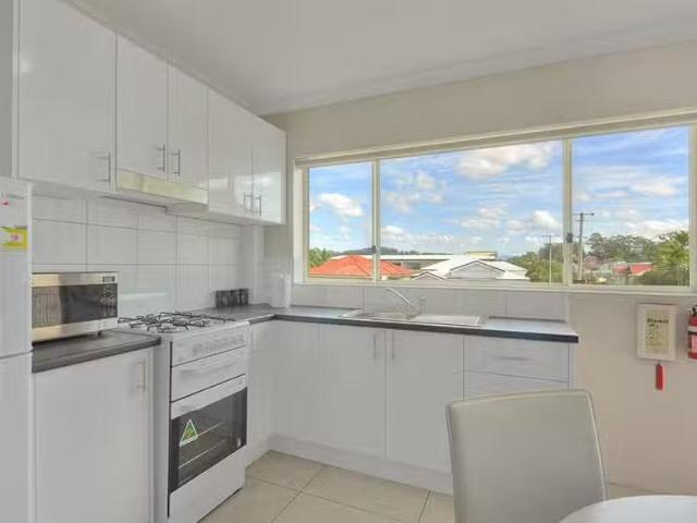 Deal! 4/15 Crawford Avenue, Stafford QLD 4053