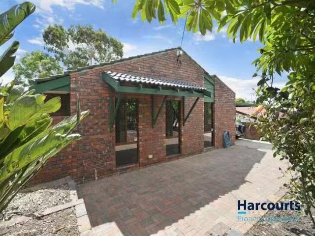 Just in! 417 North Beach Road, Karrinyup, WA 6018