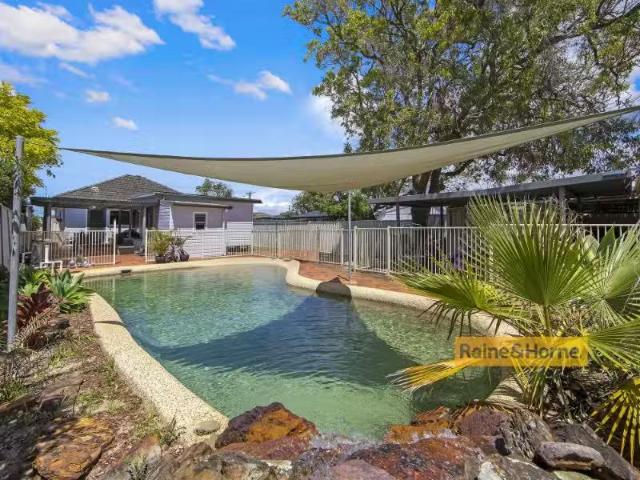 Charming 41 Cambridge Street, UMINA BEACH House for rent List.