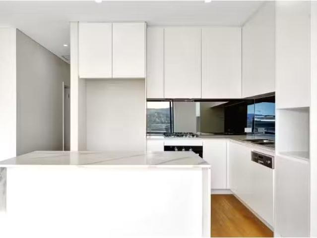 Cheap 41 Paul Circuit, Tullimbar Townhouse for rent Listed by.