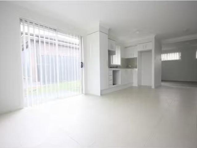 Deal! 41B Lowndes Drive, ORAN PARK House for rent Listed by O.