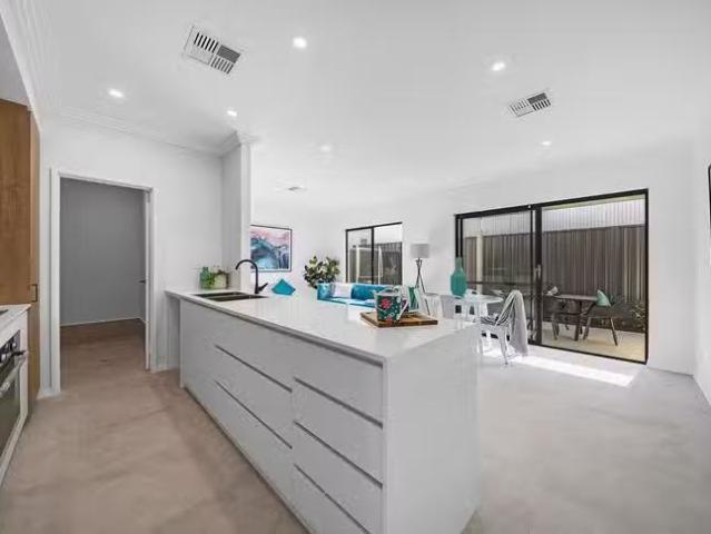 New 4/24 Norman Street, St James, WA 6102