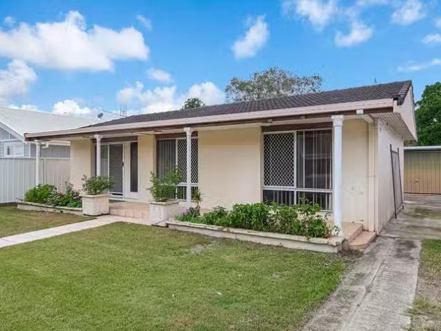 For Rent! 42 Bolton Street, Coolangatta, QLD 4225