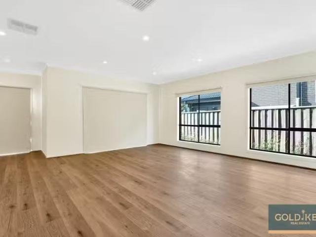 Just in! 42 Spencer Street, Point Cook VIC 3030