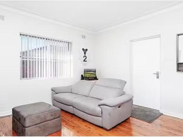 Cheap 4/2a Moore Street, Gwynneville Apartment for rent Liste.
