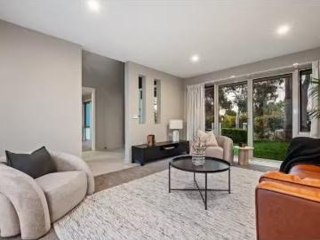 New 47 Gawler Crescent, Deakin House for rent Listed by Amand.