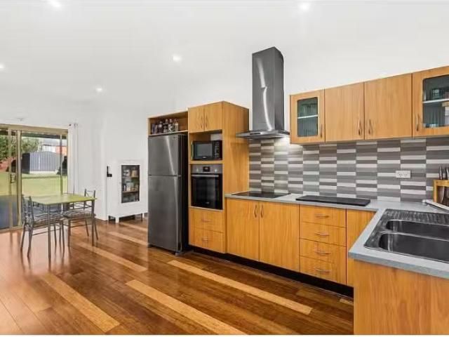 For Rent! 47 Lakeview Parade, Primbee House for rent Listed b.
