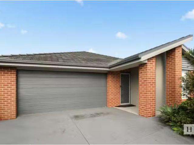 New 47 Melbourne Road, Wadalba House for rent Listed by Herit.