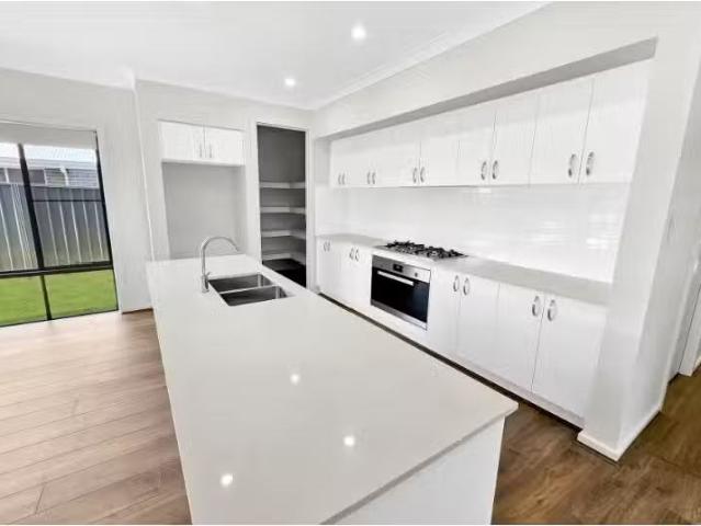 Cheap 47 Suttor Avenue, Mudgee House for rent Listed by Kimbe.