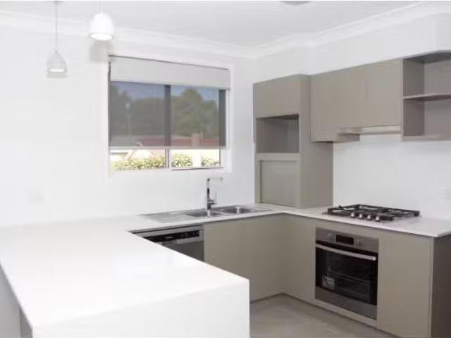 Just in! 47a Beresford Avenue, BERESFIELD Apartment for rent.