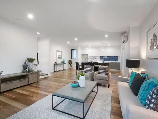 For Rent! 4/40 Clara Street, Annerley, QLD 4103