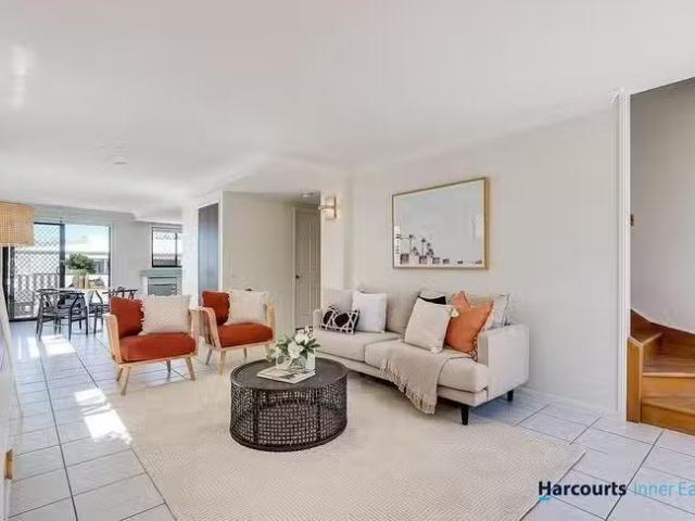 Charming 4/48 Wickham Street, Morningside, QLD 4170