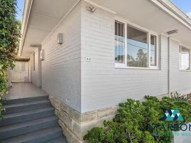 New 44 Harvest Road, North Fremantle, WA 6159