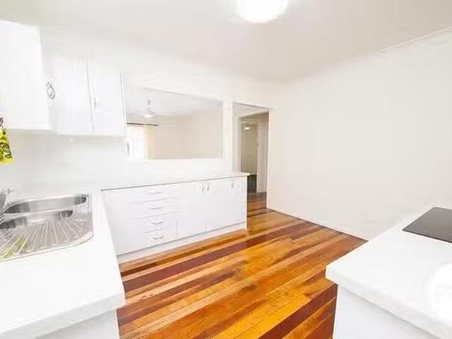 Deal! 44 Holdsworth Road, North Ipswich, QLD 4305