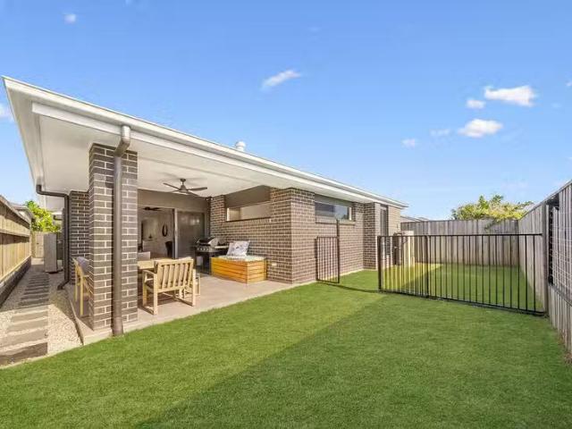 Cozy 44 Palatial Crescent, Narangba, QLD 4504
