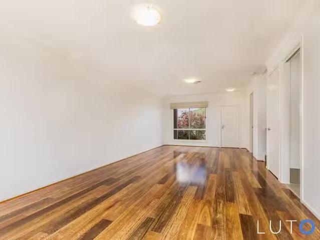 Just in! 4/50 Peter Cullen Way, Wright, ACT 2611